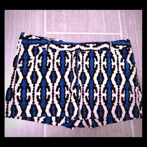 Nicole Miller blue print shorts